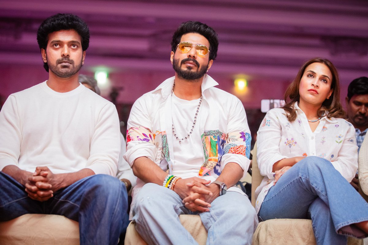LycaProductions's tweet photo. Candid's from LAL SALAAM Press meet! 📸✨

#LalSalaam 🫡 In Cinemas 📽️✨ this FRIDAY, Feb 9th 2024 🗓️

@rajinikanth @ash_rajinikanth @arrahman @TheVishnuVishal @vikranth_offl @Ananthika108 @LycaProductions #Subaskaran @gkmtamilkumaran @RedGiantMovies_ @thangadurai123 @DOP_VishnuR @BPravinBaaskar @RamuThangraj @ActionAnlarasu #KickassKaali #Vicky @KaviKabilan2 @Lyricist_Vivek @immasterdinesh @NjSatz @kabilanchelliah @venkystudios @SonyMusicSouth @SunTV @fdn_movies @RIAZtheboss @V4umedia_ 

#LalSalaamFromFeb9 #MoideenBhaiArrivesOnFeb9 

(1/3)