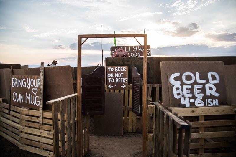 Picture this: a space for folk to just sit in gratitude, sparkling drinks to keep the heat at bay, daily meetings, and a bunch of things to raise your experience rather than your blood alcohol level. Please support SOBERLAND here: quicket.co.za/fundraisers/24…

photo: Jonx Pillemer