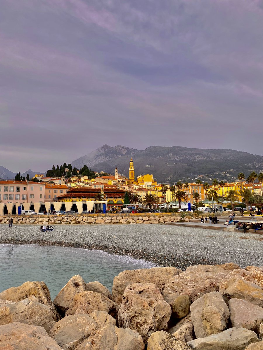 Menton 🍋 💛

@villedementon @jaimementon @OTC_MRM @RivieraPlaces @frrivieraguide @VisitCotedazur #lauviaje #menton #mentonfrance #cotedazur #frenchriviera