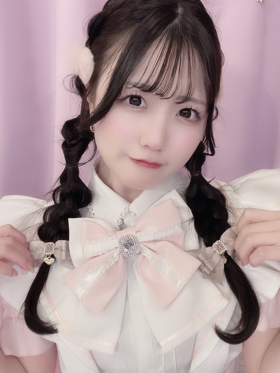 ML_nazu's tweet photo. ☁️

珍しい髪型だよ 〜〜 т  ̫ т ！

#ローズキャンベル
#マジカルロリポップ
#コンカフェ https://t.co/EmJEg4FbjG