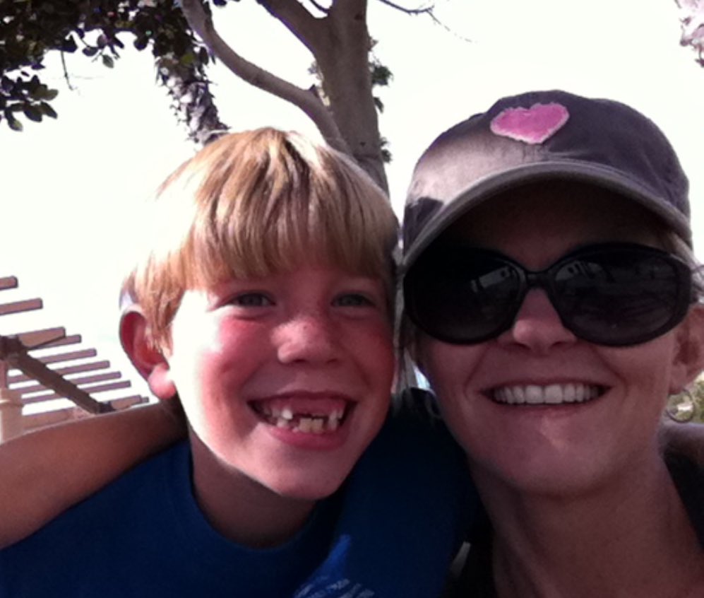 cadenleff's tweet photo. Happy Birthday Mom! https://t.co/J0kodVbtOp