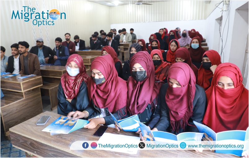 MigrationOptics's tweet photo. A Youth Advocacy Session on "Secure Routes: Promoting Legal Migration, Dismantling Illegal Pathways-Pakistan" was facilitated by SSDO Pakistan at Gabriel Law College Mandi Bahauddin. #migration #safemigration #regularmigration
@UNmigration @ukinpakistan @SSDOPakistan https://t.co/3bIpLCjwV6