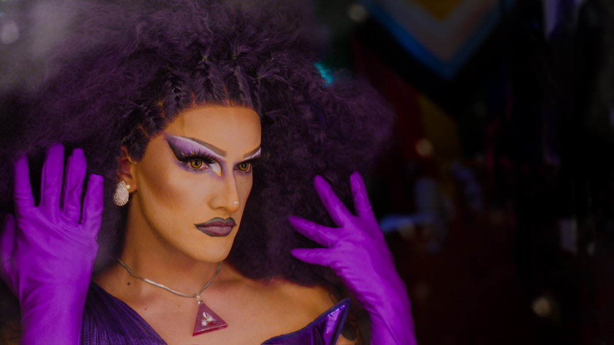 LexRenteria's tweet photo. Desde el primer toque de maquillaje hasta la intensidad de su mirada, aquí está el primer vistazo a Estrella, la esencia de @purpuraneon. Cada imagen es una promesa de la historia que estamos por contar, una celebración de la transformación y la expresión artística. https://t.co/P9crKYfpt6