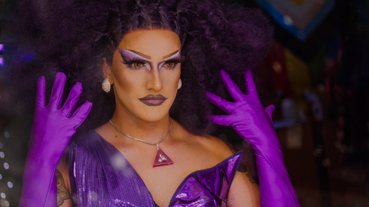 LexRenteria's tweet photo. Desde el primer toque de maquillaje hasta la intensidad de su mirada, aquí está el primer vistazo a Estrella, la esencia de @purpuraneon. Cada imagen es una promesa de la historia que estamos por contar, una celebración de la transformación y la expresión artística. https://t.co/P9crKYfpt6