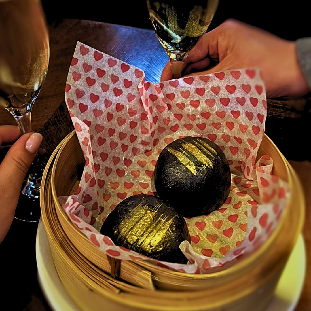 Love is steaming hot this Valentine's! ❤️🥢 Indulge in our complimentary Black & Gold Custard Buns! Pre-book using code LOVEBUNS or tag us with a snap of your love buns to enjoy. Terms apply. Book now: pingpongdimsum.com/valentines/  #Valentines2024