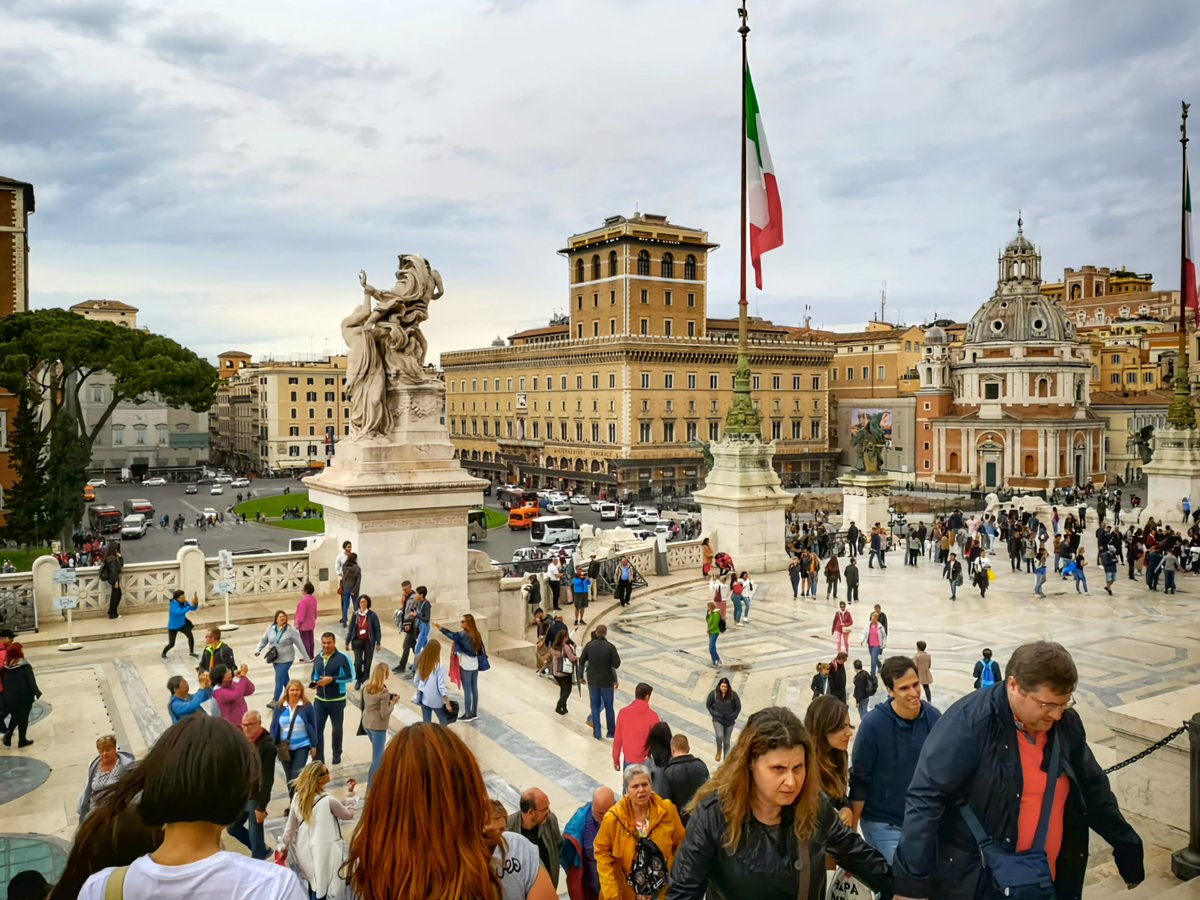 vfuzul's tweet photo. #italy #greathistory #photography #travel #vittorioemanuele https://t.co/m3EDCzg1Ma