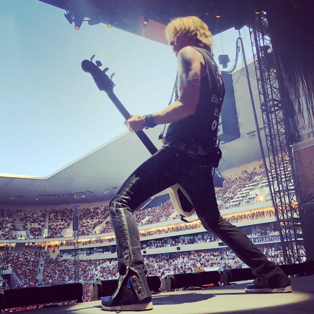 deljamesgang's tweet photo. Happy birthday @DuffMcKagan, a damn fine musician but an even better human being!! https://t.co/Tj012hZvLp