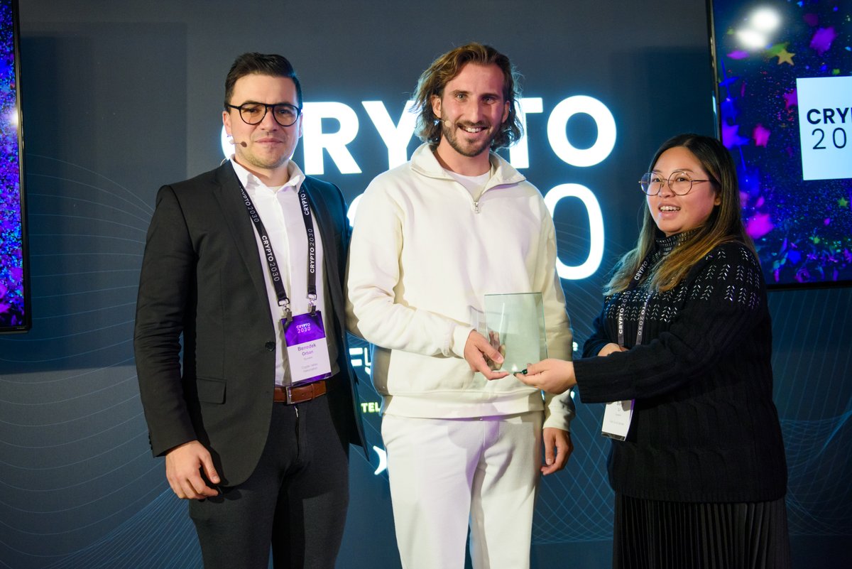 C2030_'s tweet photo. 👏 Fantastic pitches wrapped up Davos Disruptors and #CRYPTO2030! Thrilled by the startups' ideas on future tokenization and digital ownership. Here's to groundbreaking work in the space!

🥇 @obligatecom
🥈 @aktionariat
🥉 @ElephantsLW
🏅 @Azqiraglobal https://t.co/eQkMqFaOVP