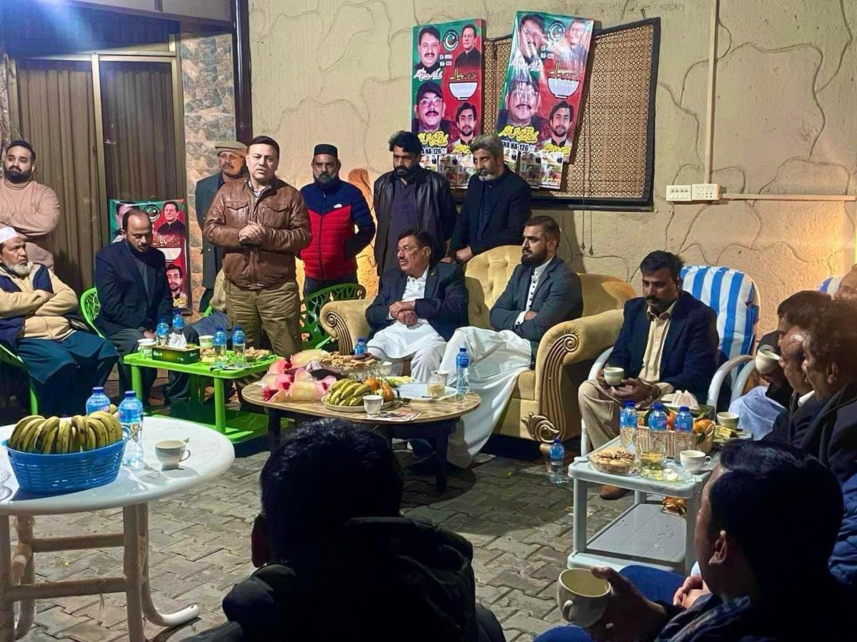 PTIOfficialLHR's tweet photo. تحریک انصاف کے امیدوار برائے پی پی 167 عمار بشیر گجر کا ان کے حلقے کے لوگوں نے والہانہ استقبال کیا - #ammarbashir #tamgha #PP167 #lahorepti #PTI #imrankhan
#ظلم_کا_بدلہ_ووٹ_سے
#ووٹ_عمران_خان_کا https://t.co/U0F8Fg7qWu