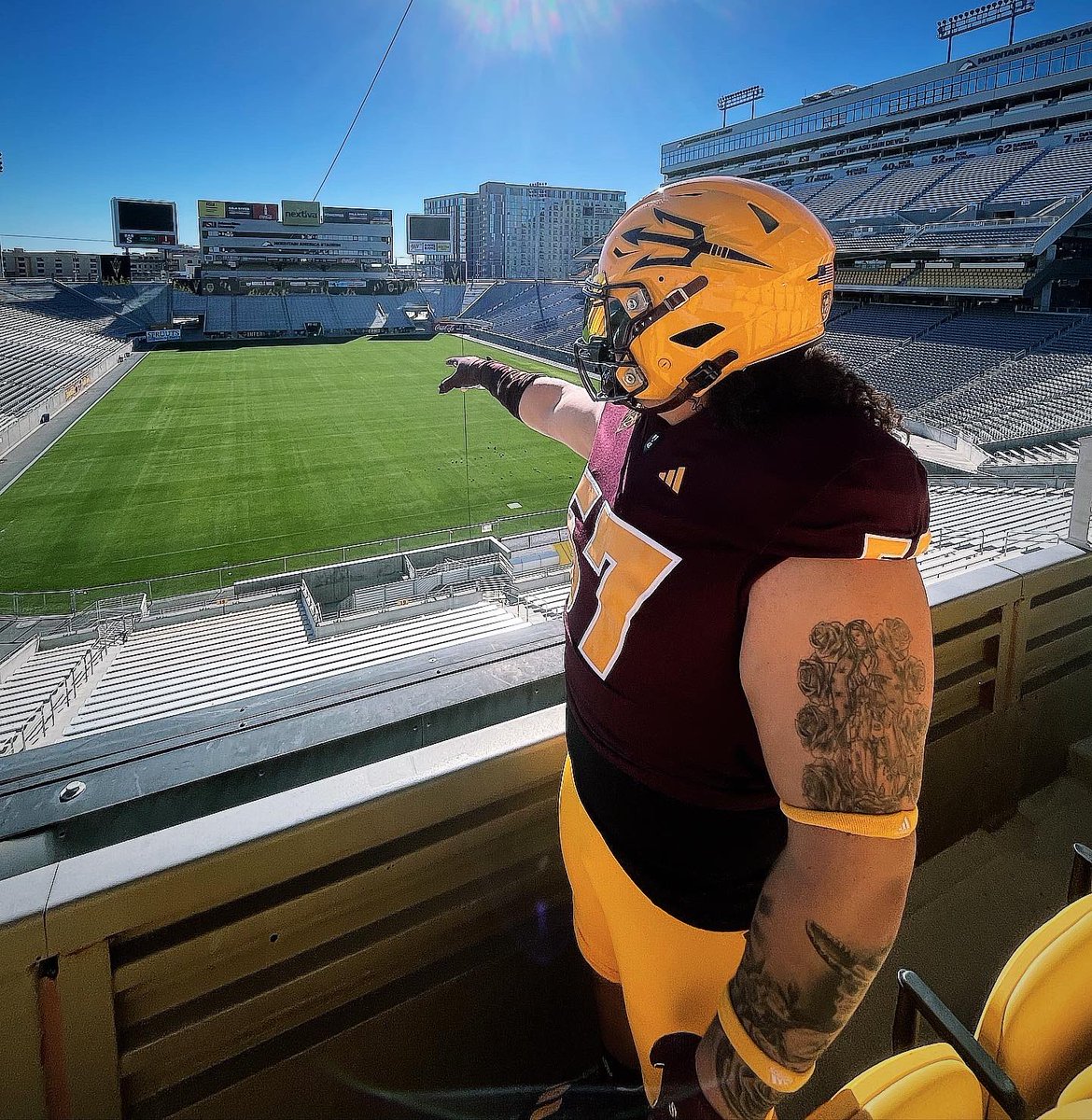 cevedialelend57's tweet photo. Thank you  @ASUFootball for having me out hope to be back soon!! 🔱🔱
@coachluna_CG @RagleCharlie @_RECRUITid @BiggBearrecruit @TheBreakdownVB @azc_obert @SOAZFootball @CguhsFootball https://t.co/7ipCjwDoHq
