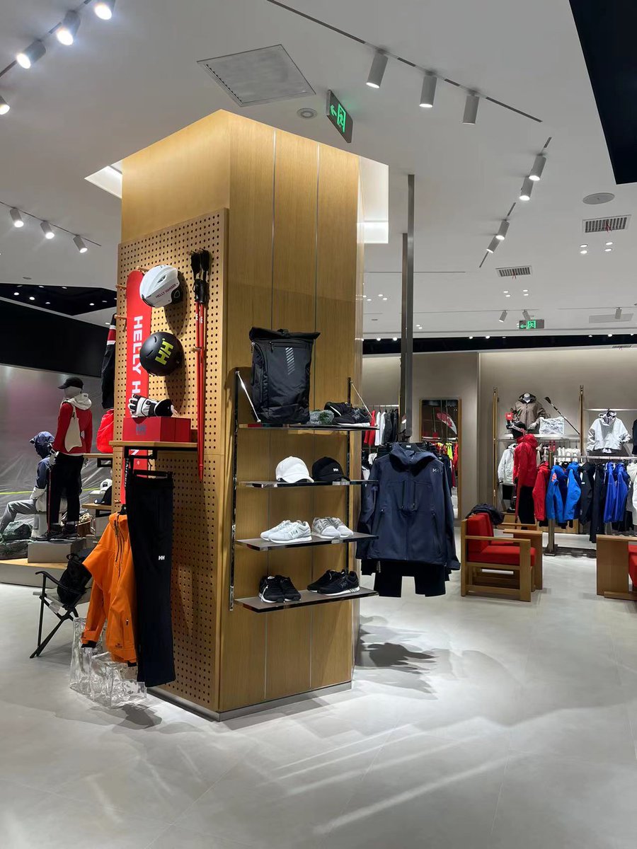 LipalLighting's tweet image. Multi magnetic track system contains 10 types of magnetic tracks and supports DC48V—even more freestyle for different lighting requirements perfect for retail lighting applications.
info@lipal.cn 
#multisystem #Lipallighting #48Vsystem