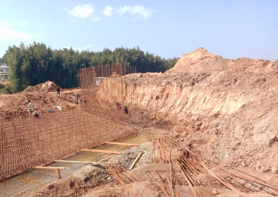 nhidcl's tweet photo. “Making roads one mile at a time!”

#NHIDCL is working towards the improvement and widening to a 2-lane with paved shoulder from Km 81 to Km 93 of NH-40 section and a 4-lane from Km 0 to Km 0.93 of NH-44 section between Shillong-Dawki under package-1 in #Meghalaya.
 
#BuildingInfrastructure #BuildingTheNation