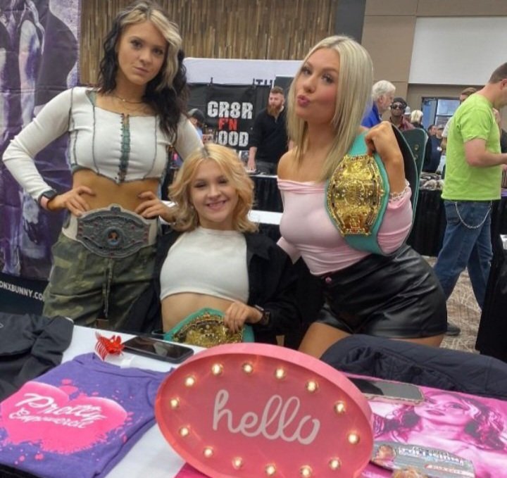 NVhowlingWolves's tweet photo. Tuesday on #cwapp is the new home of #NWAPowerrr but more importantly #PrettyEmpowered
@kyliealexxa @ellaenvypro & @KenziePaige_1 ๐๐ https://t.co/bHAquFafR0