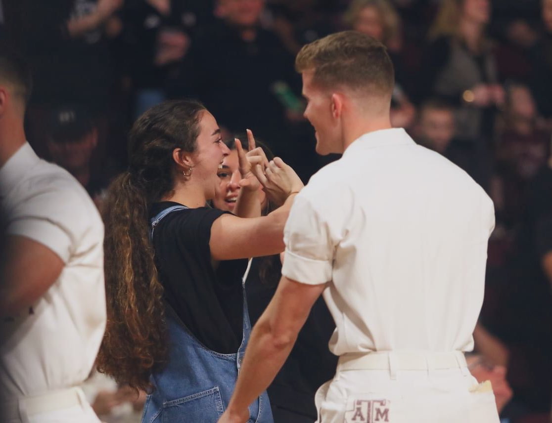 aggiemag's tweet photo. I was sharing with my Sunday School kids how God sometimes gives us a platform like the Texans and 49ers QB’s to express your faith. @liztwiss10 makes a half court shot on Saturday and did the same on the @Travis_L_Brown show! 👍 https://t.co/qFZ618PjhB