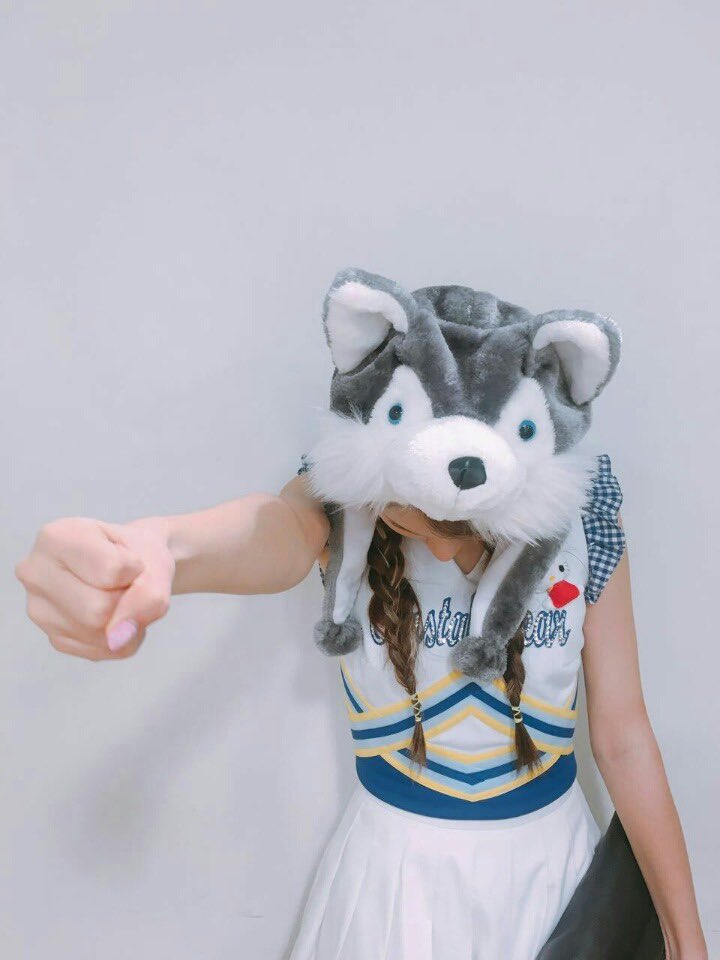 Supe que el momenro de escuchar a la #𝐬𝕚renวัเกิด១𝚚𝚞𝕖en había llegado por lo que puse a todo volumen a <a href="/aquaresea/">徂 ⊱ ✺ ' 𝕒qu𝕒ë'𝚜 !</a> mientras me saco fotos haciéndome la boba con mi nuevo gorro.

⋆ 𝐘u𝚔i ᨘin 𝚠onɗeʀ𝚕a𝕟𝗱 ໑