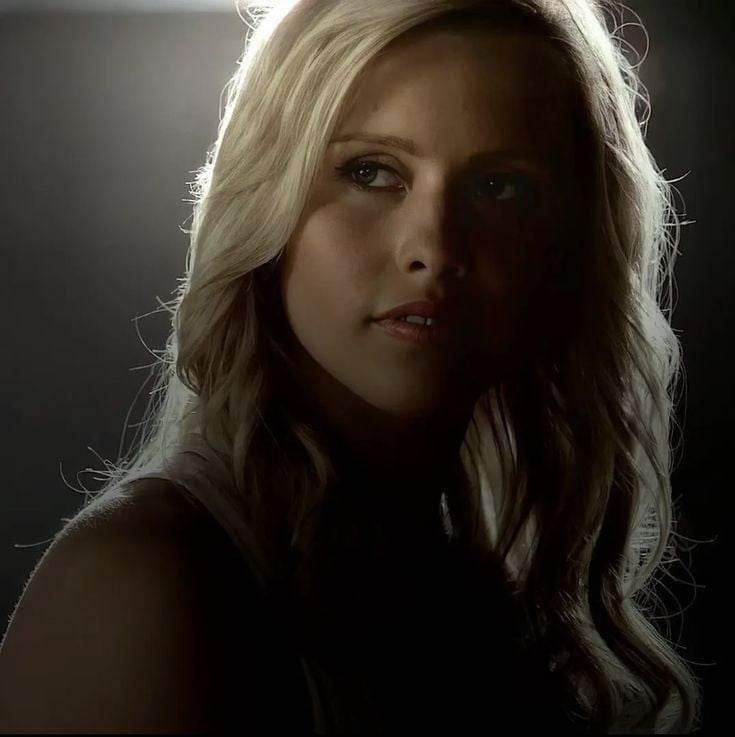 Azavyra {Parody} tweet media