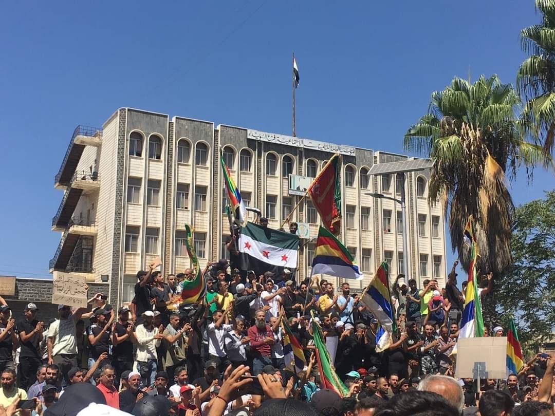 Karam__Shaar's tweet photo. The people of Suweida have been protesting for six months.

Six months of peaceful protests.

Six months of hope that there will be an impact on the Assad regime. Hope that domestic, regional, or international support will eventually arrive. https://t.co/UV9kx0VMuh