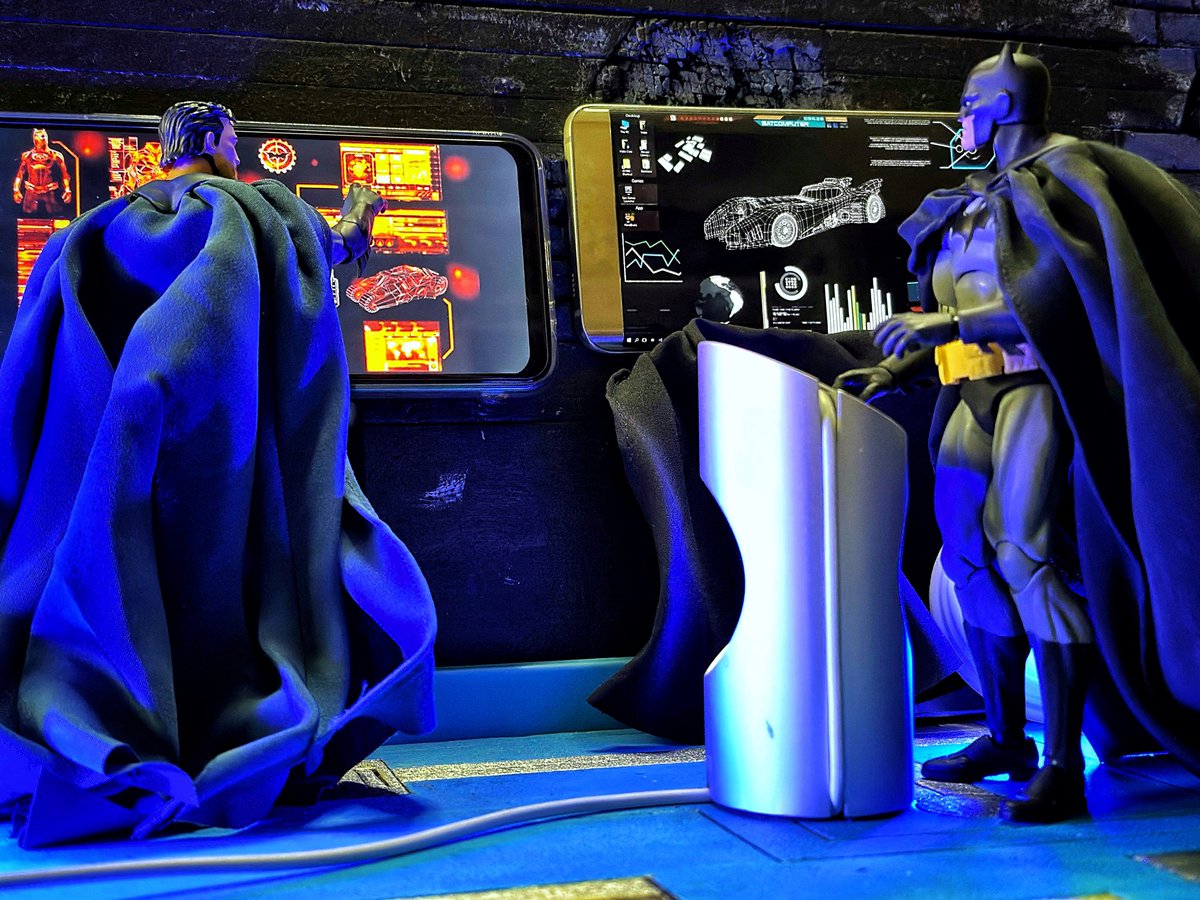 yellowsurfer80's tweet image. Upgrades upgrades upgrades!

#brokecollector80 #ihavemoretoysrhanyourkids #geekzone #zetravelinggeek #batman #batmanhush