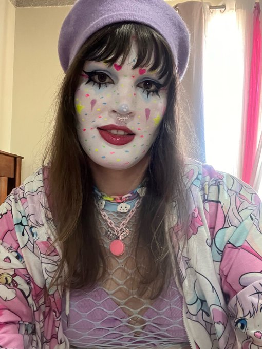 Never uploaded the pics with my beret 😌💕🩷, love it with this fit 💕🩷 https://t.co/SwAherRKF1