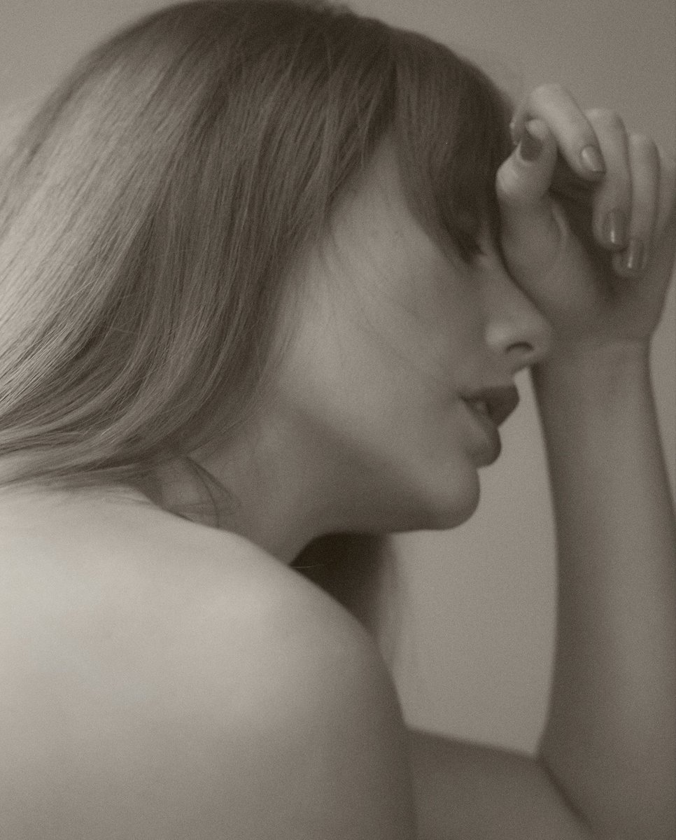 4k_taylorr's tweet photo. Taylor Swift for The Tortured Poets Department https://t.co/Rqow4UB3yA