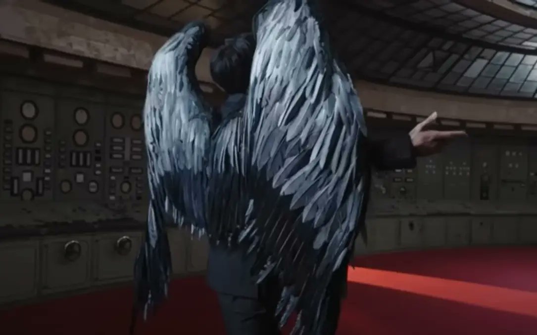 Jungkook_SNS's tweet photo. Jungkook’s SNTY MV wings makers shared

“Jungkook started jumping around after wearing wings which almost gave them heart attack. He was very kind, polite, greeted &amp; nodded in advance, has very beautiful, lovely appearance, cute, good looking &amp; sexy. Terribly polite &amp; considerate https://t.co/4RtU7BNwFN