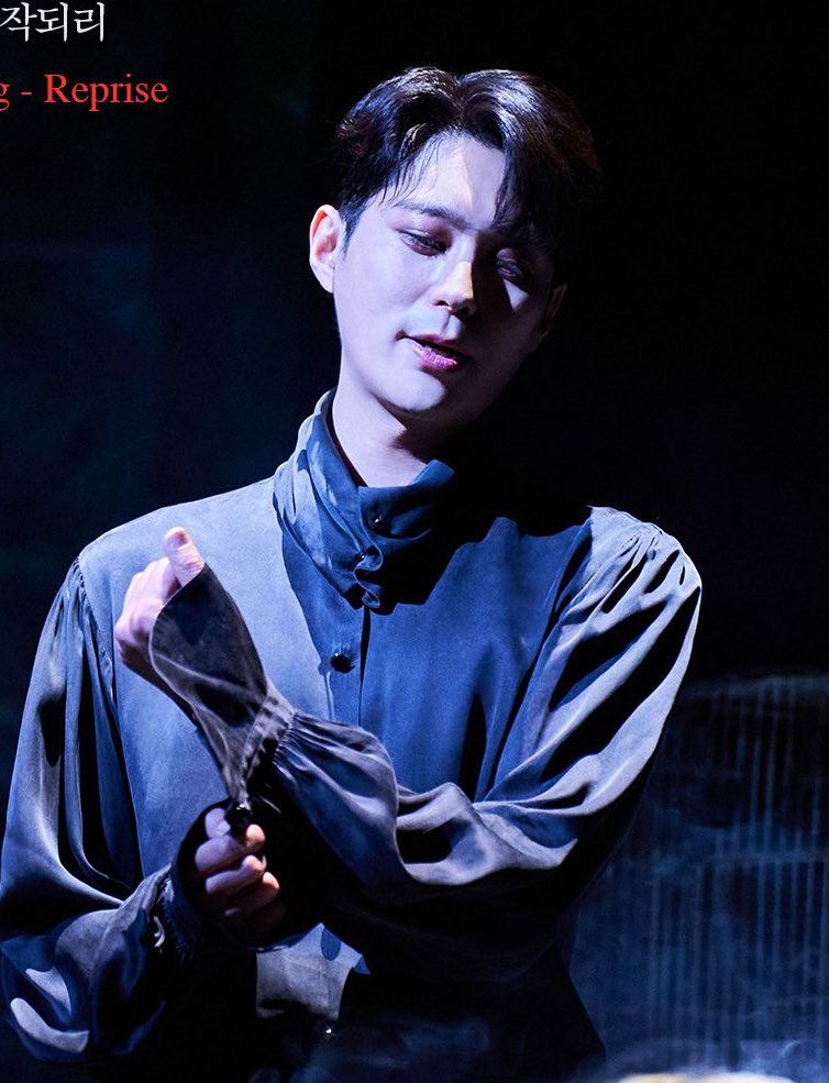 song72_'s tweet photo. 미나와 렌필드 모두 백좍님의 것이지만

미나는 절대 보지못할               렌필드는 절대 보지못할 https://t.co/M6sLD5xgL5