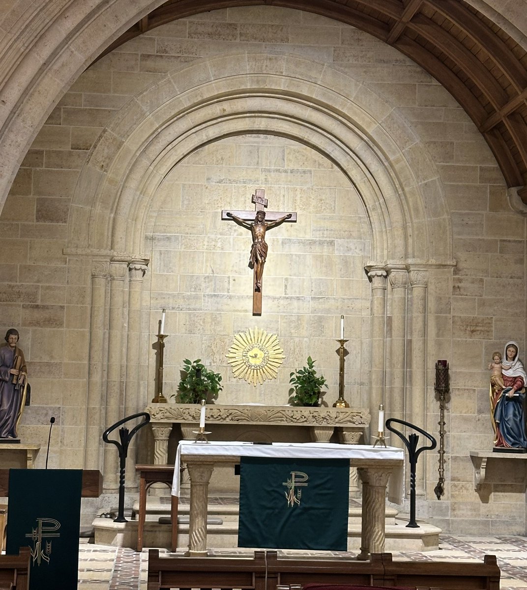 CoachMasters55's tweet photo. “the light shines in the darkness, and the darkness has not overcome it” -John 1:5
Good night from @BishopDuBourg Kairos #57 world…we loved the Lord today…and tomorrow we do it again! #CampusMinistry #BestJobInWorld https://t.co/G3EXNMw7RL