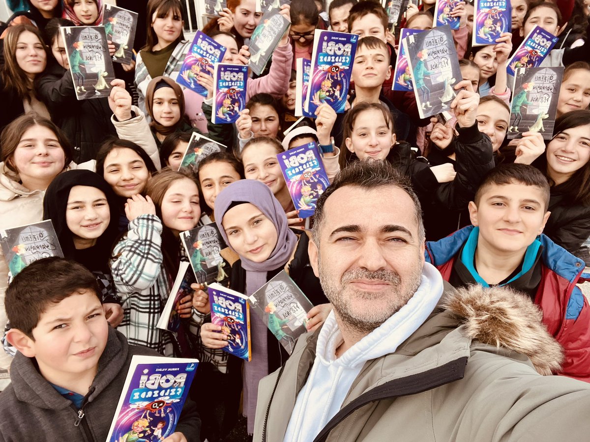 klavuzlusnk's tweet photo. Okulumuz öğrencileri Dilimizin Zenginlikleri ve OKUSAM projeleri kapsamında yazar buluşması gerçekleştirdi. İlimiz çocuk kitapları yazarlarından Faruk YILDIZ, okulumuzu ziyaret ederek öğrencilerimizle yazarlık konusunda sohbet ettiler.
@samsunmem @tc_asarcik @asarcikmem @okusam https://t.co/A5dJKrWHQq
