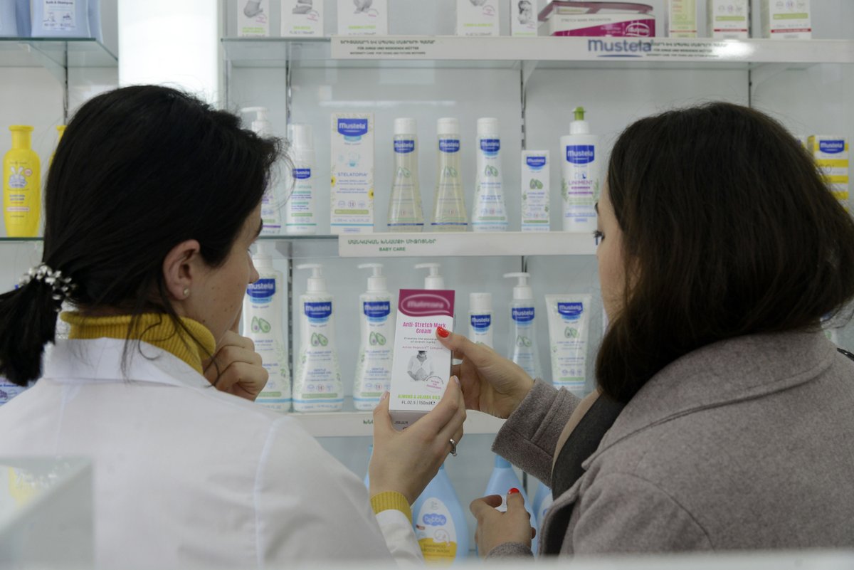 unicefarmenia's tweet photo. Anna is one of the 500 women who have already received a pharmacy voucher to prepare for the birth of her baby.

UNICEF, w/ @UNFPAArmenia &amp; Ministry of Labor and Social Affairs is providing pharmacy vouchers to all pregnant refugee women &amp; nursing mothers with a 0-1 y.o child. https://t.co/yvaXl2IiAv
