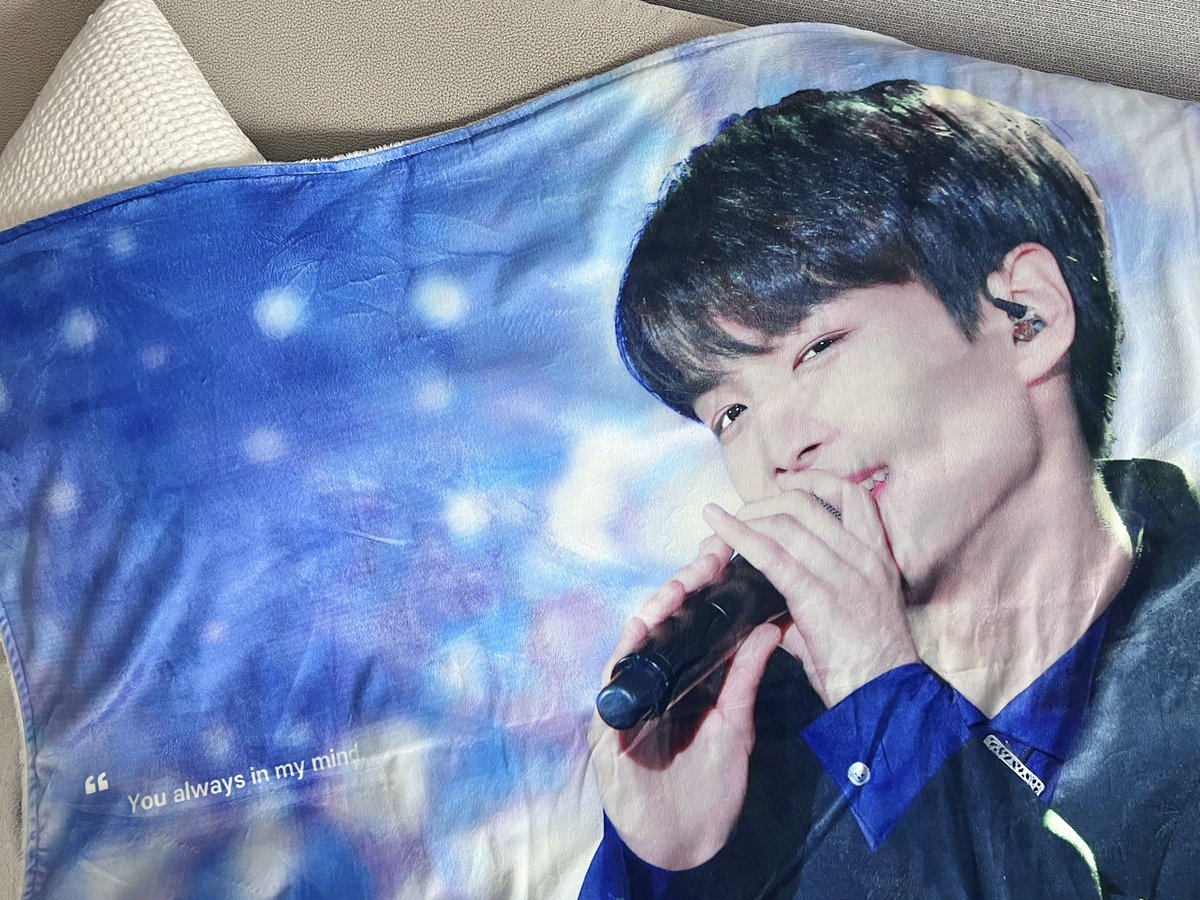 jjongtato's tweet photo. 💙겨울가기 전에 종현이 담요 나눔💙

#RT 2분

🥔앤유한정으로 공식가입 인증받을게요🫶🏻
🥔당발은 설 연휴지나고 감자말티쮸 포카홀더 4차 판매 전에!
🥔배송은 CU끼리택배 또는 편택으로 보내드리며 배송비는 부담해주셔야합니둥..🥹

#김종현 #KimJonghyeon https://t.co/571gN3YqPq