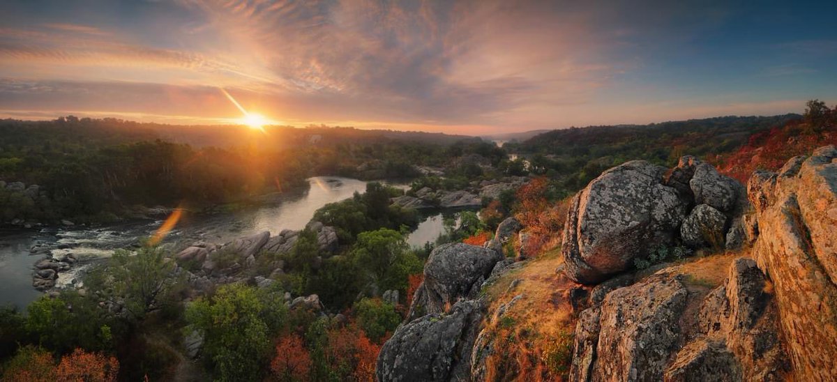 On my way to the best city on Earth. If you are in Kyiv, join us for the opening of the landscape photographer Denys Kryvyi’s exhibition in <a href="/PenUkraine/">PEN Ukraine</a> space on 7 February. I’ll moderate. Denys won’t come - he was killed in action in Bakhmut in 2023. pen.org.ua/borotba-za-svi…