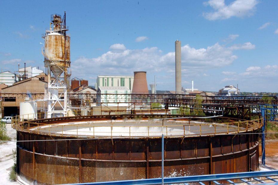 ENQUÊTE : Dans les eaux de Salindres, possible “record mondial” de TFA, un "polluant éternel" france3-regions.francetvinfo.fr/occitanie/gard…