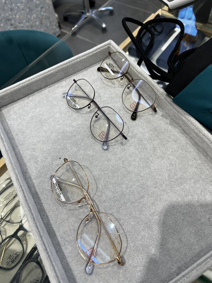 Decisions of glasses… after donkey years with my old glasses, it’s time to change it up 😎