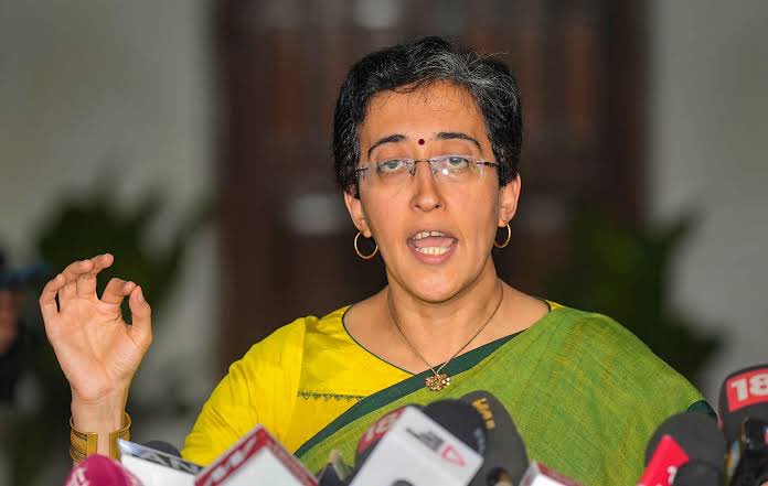 BIG ALLEGATION: Delhi Minister @AtishiAAP accuses @dir_ed for forging statements of accuse & witnesses in the alleged #LiquorScam. ED has DELETED all the audio transcripts from the CCTV footage recorded during the interrogation, while the court has specifically asked to SAVE…