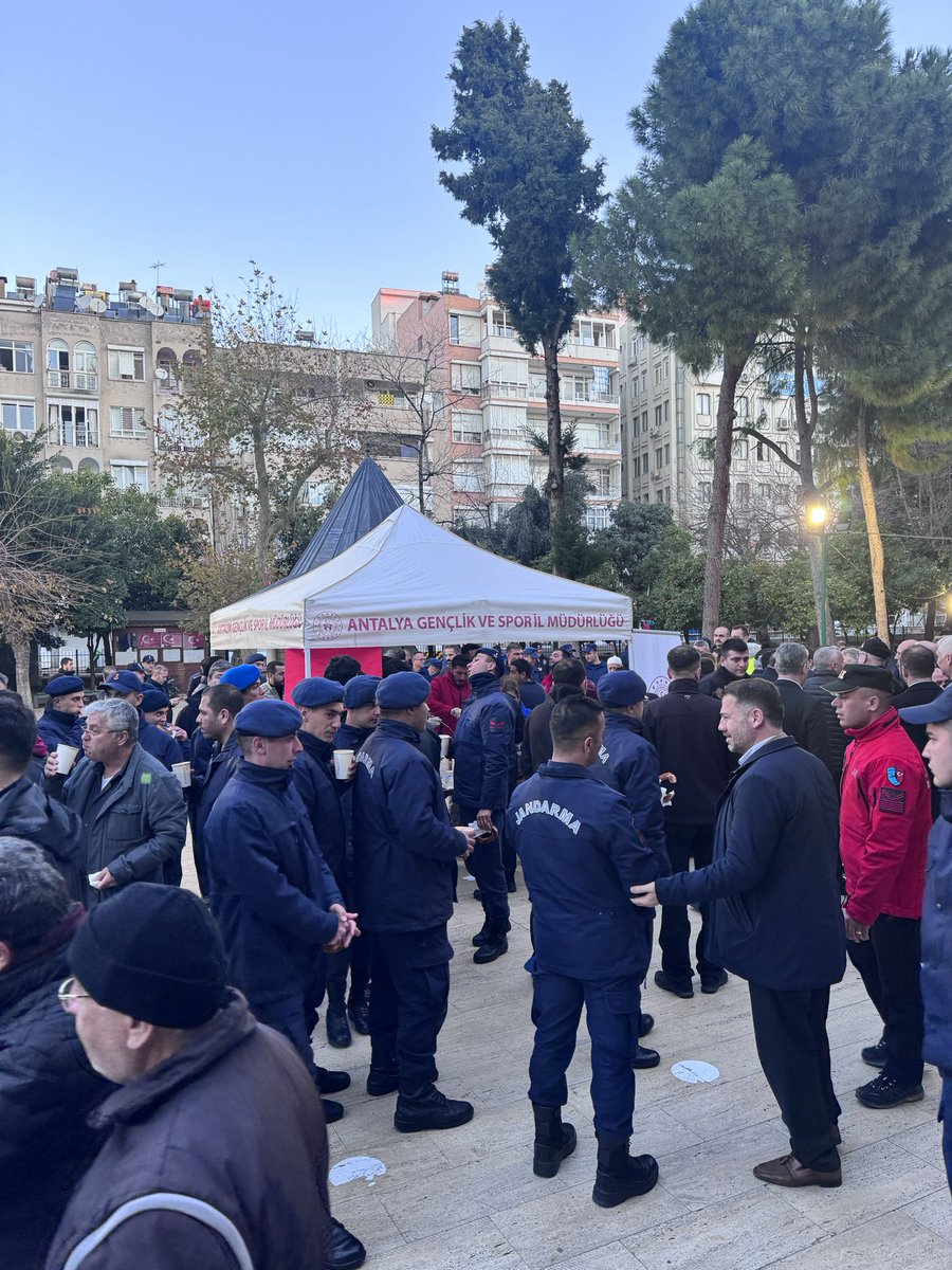 Gsb_AksuGM's tweet photo. 6 Şubat 2023'te Kahramanmaraş
depreminde vefat eden vatandaşlarımızı unutmadık. Sabah Namazı programında bir araya gelerek dualarla andık. 
#GSBHepYanında
#6Subat2023Depremi
#sabahnamazındabuluşuyoruz https://t.co/aNRpjEs354