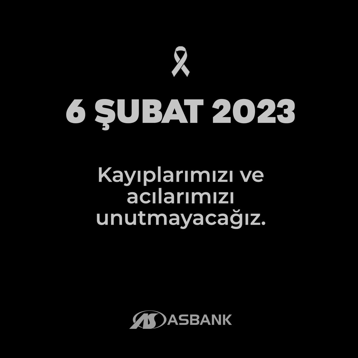 asbankdostbanka's tweet photo. Milletçe en kara gecelerimizden birini yaşadığımız, derin bir şekilde sarsıldığımız ve acı kayıplar verdiğimiz 6 Şubat depreminin 1. yıldönümü. Kaybettiğimiz tüm canları rahmet ve saygıyla anıyor, ailelerine, sevdiklerine ve tüm halkımıza sabır ve güç diliyoruz. https://t.co/7ypdTbqjHa