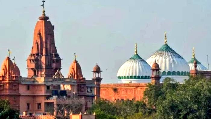 BIG NEWS ⚡ 'Krishna Janmabhoomi in Mathura was DESTROYED by Aurangzeb' - ASI shares historical record from 1920 in response to RTI 🔥🔥 RTI query was filed by one Ajay Pratap Singh, a resident of Mainpuri. It is believed that Keshavdeva temple of Mathura was built about 5000