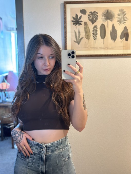 Spend some time with me tonight❤️&zwj;🔥 https://t.co/vaDmRKOk82 https://t.co/4t64YoPPB4