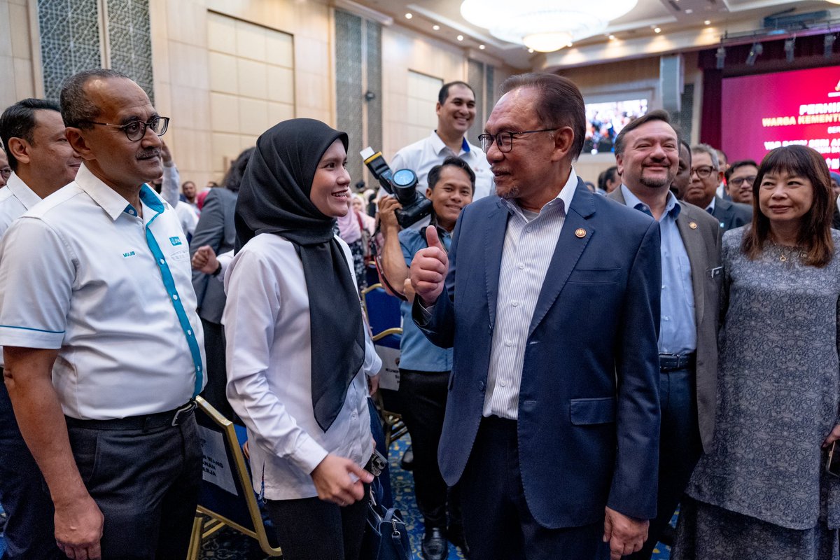 Anwar Ibrahim tweet media