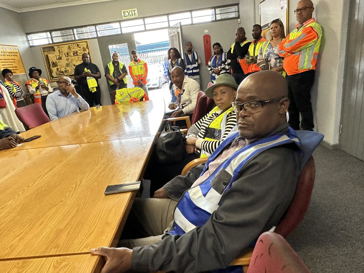 PRASA_Group's tweet photo. [PRASA BOARD INDUCTION] 
New members of the PRASA Board of Control are in the Western Cape region to understand more on passenger rail operations and rail rebuilding progress in the region. https://t.co/SeVTXpJAgs