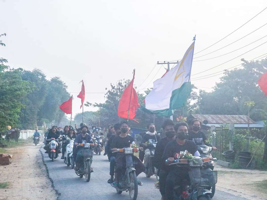 naingnaingaung's tweet photo. On February 1st in Ayadaw Township, the "A Week of Red Blood" movement was organized by the All Burma Federation of Student Unions - Ayadaw Tsp., Basic Education High Schools Union - Malaethar, Basic Education High Schools Union (Sub) - Kelbar,
#SpringRevolution_3rdAnniversary https://t.co/pa829dci6s
