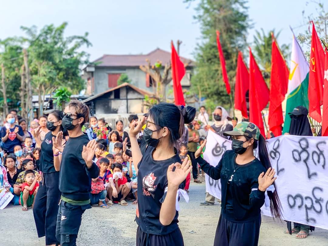 naingnaingaung's tweet photo. On February 1st in Ayadaw Township, the "A Week of Red Blood" movement was organized by the All Burma Federation of Student Unions - Ayadaw Tsp., Basic Education High Schools Union - Malaethar, Basic Education High Schools Union (Sub) - Kelbar,
#SpringRevolution_3rdAnniversary https://t.co/pa829dci6s
