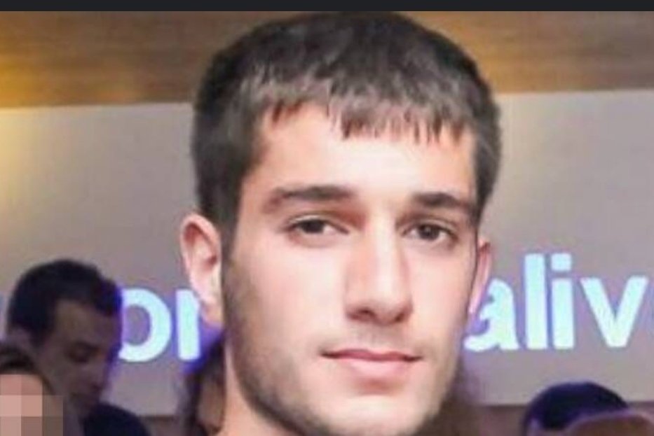Lavitae18320371's tweet photo. Έχουν συμβεί τραγωδίες, έχουν χαθεί παιδιά, αλλά γι αυτό το παιδί έκλαψα πολύ.
Και το μνημονεύω κάθε χρόνο. https://t.co/ciJoT8G5Yv