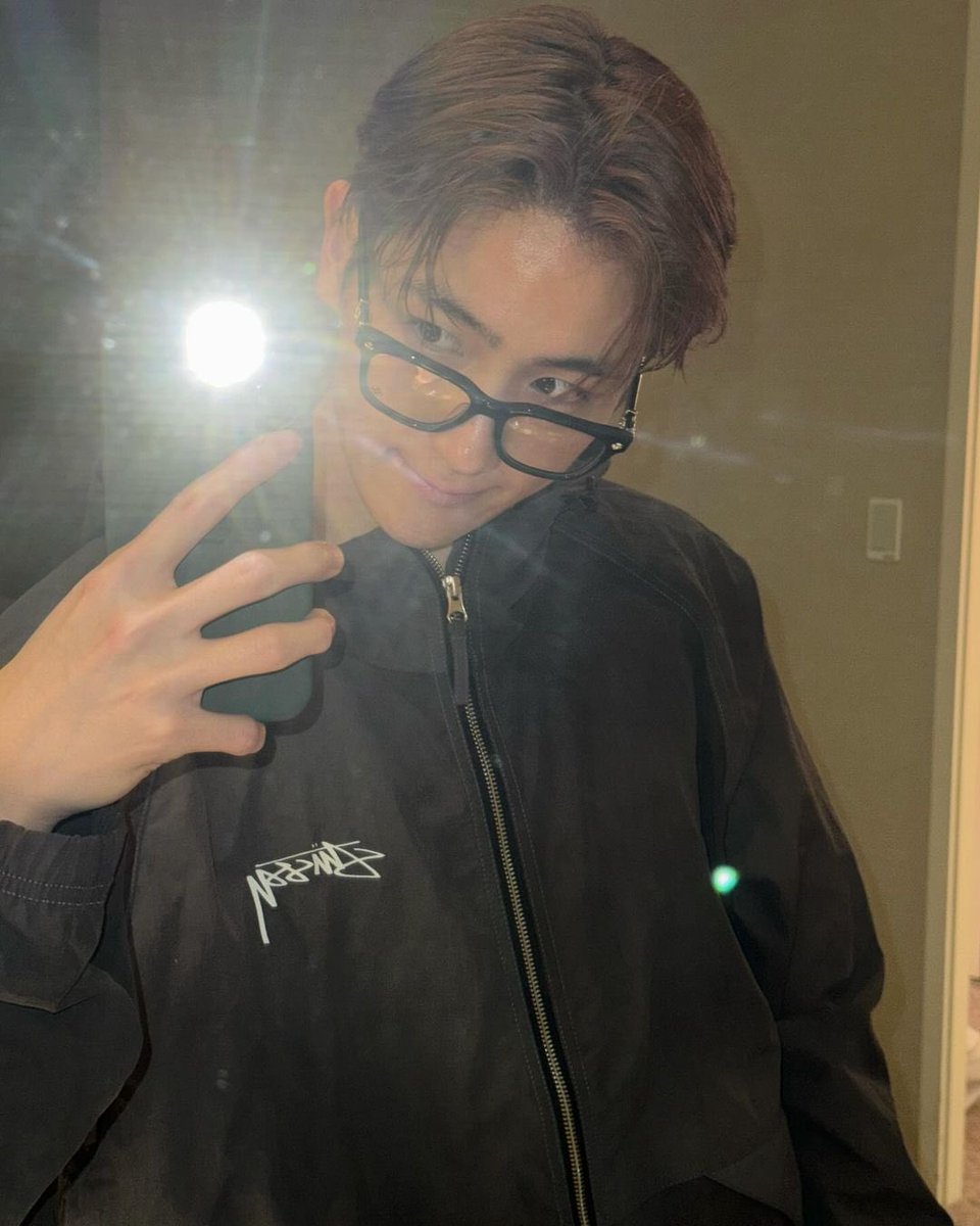 just dropping by to scream over these ily hyunjae ❤️‍🔥