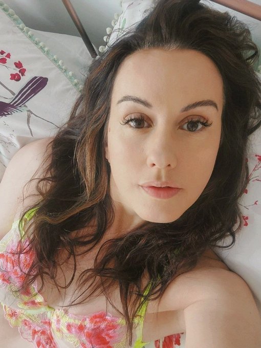 There's room enough on this bed for two...or three, maybe five..OK max seven of us...you joining? https://t