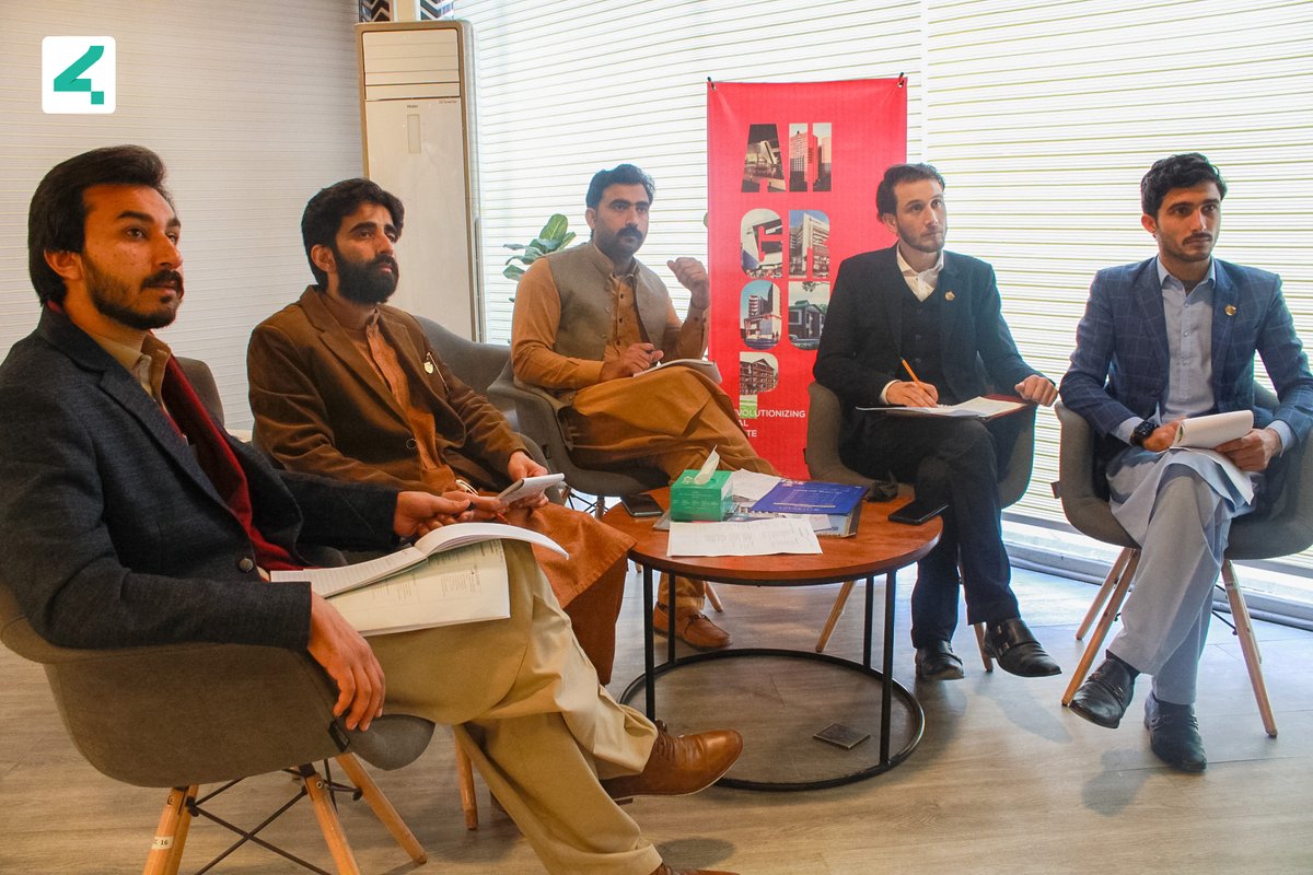 At the S2S Mardan office, new team members are equipped with essential product knowledge by BDM Muhammad Akmal Javed. This training takes place at the 091 Mall, ensuring our associates are well-prepared to excel in their roles.

#TrainingSession #productknowledge #BDM #associates