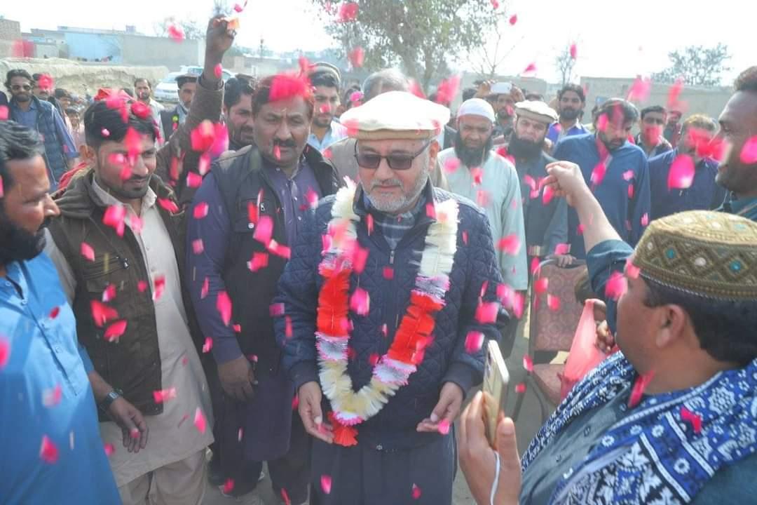 PTIPunjabPK's tweet photo. لودھراں: #PP228 یونین کونسل مخدوم علی امیدوار پاکستان تحریک انصاف کیپٹن عزت جاوید خان، سابق ضلعی صدر میاں شفیق کی ملک قاسم اور ملک مقبول  کی جانب سے منعقدہ پروگرام شرکت۔
#کپتان_کی_آزادی_ووٹ_سے https://t.co/JvpVfhHprC