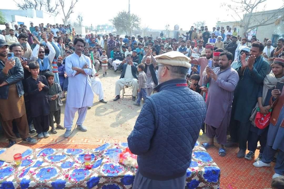 PTIPunjabPK's tweet photo. لودھراں: #PP228 یونین کونسل مخدوم علی امیدوار پاکستان تحریک انصاف کیپٹن عزت جاوید خان، سابق ضلعی صدر میاں شفیق کی ملک قاسم اور ملک مقبول  کی جانب سے منعقدہ پروگرام شرکت۔
#کپتان_کی_آزادی_ووٹ_سے https://t.co/JvpVfhHprC