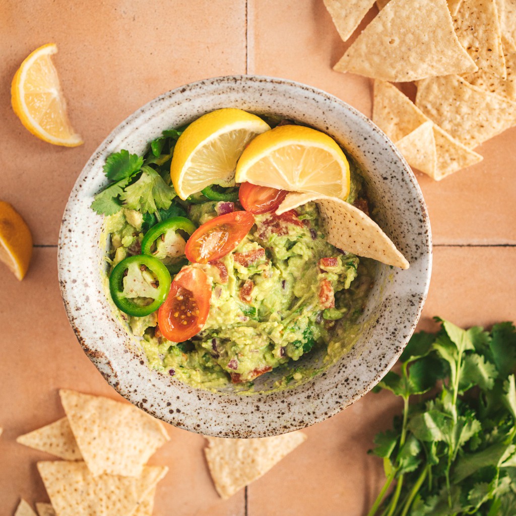 Simple Guacamole Recipe (The Best 5-Minute Guac Recipe)
▸ lttr.ai/AOJpL

#Raepublic #guacamole #easysnack #homemadeguac #avocadolover #SimpleGuacamoleRecipe