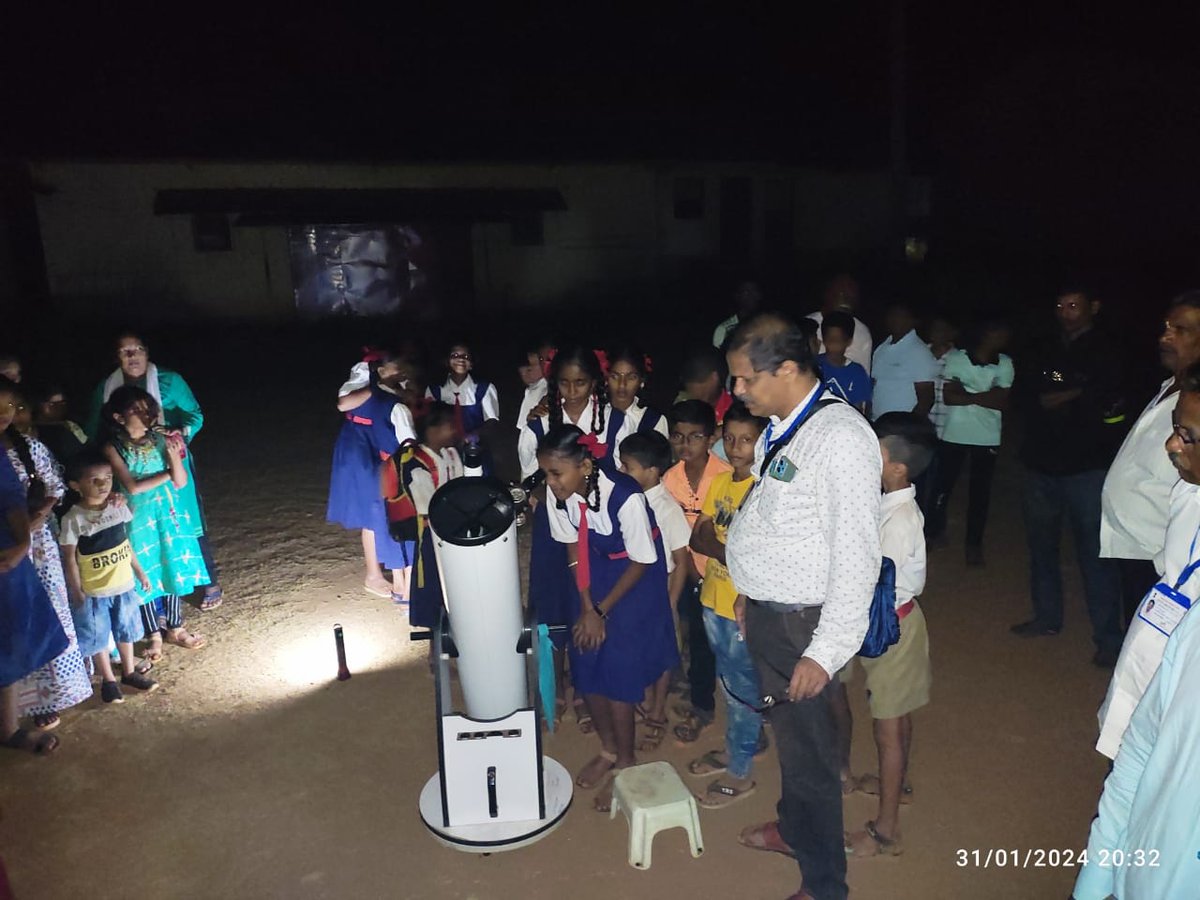 sutar_baba's tweet photo. Conducted sky gazing program at New English School, Kotwade, Dist: Ratnagiri. Entertained about 80 students and 30 citizens around. Sky conditions were very clear and identified Casiopea , polaris at ease. https://t.co/ZqsXLh2awB